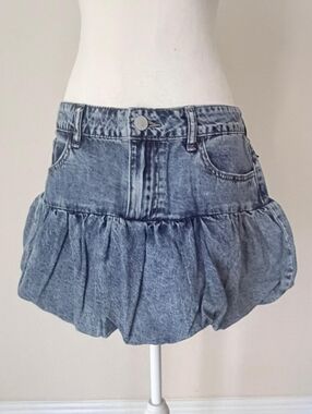 NWT Blank NYC Bubble Hem Denim Mini Skirt Y2K Acid Wash